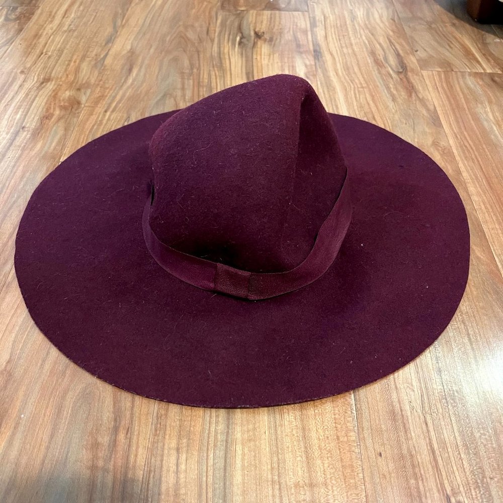 SET OF (WOOL) HATS